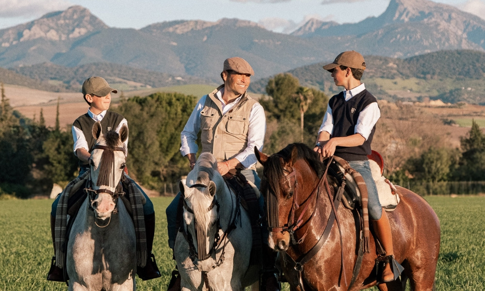 CONEXIÓN - BENEFICIOS DE MONTAR A CABALLO