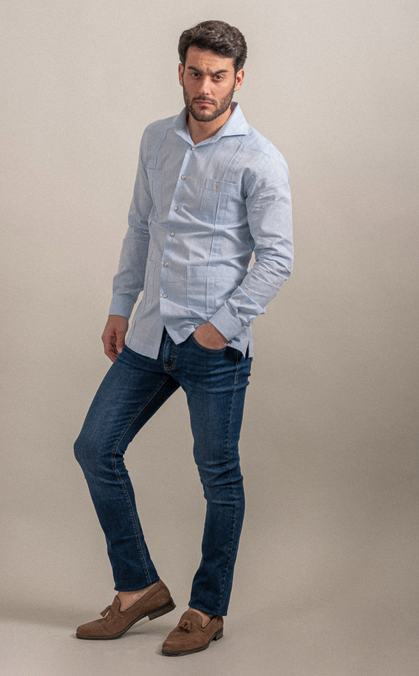 guayaberas con pantalon de mezclilla