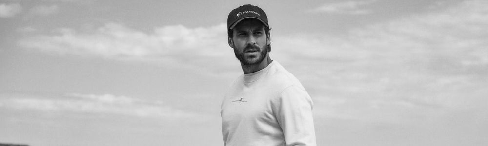 Cómo llevar gorra sin perder estilo ni elegancia